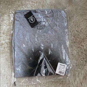 Brand new volcom short sleeve tee